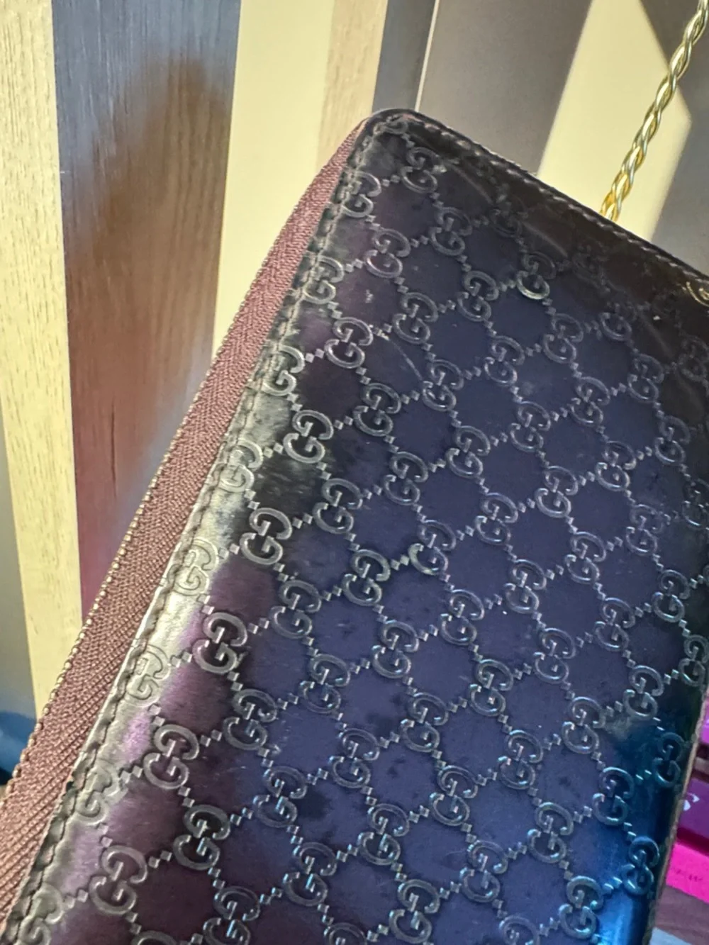 Vintage Gucci Metallic Plum GG Zip Around Wallet with Heart Pulls - Picture 6 of 9